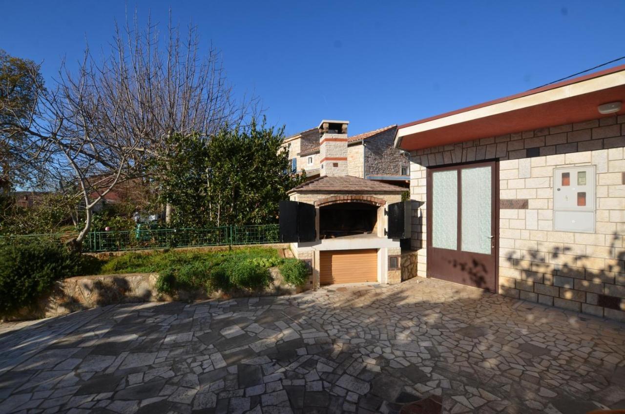 Miro Apartments Kanfanar Εξωτερικό φωτογραφία